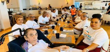 Seaside Lunch Experience  🌊